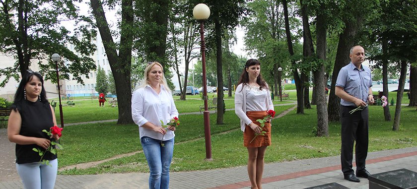 Дзятлаўчане прыйшлі сказаць: “Мы помнім!”
