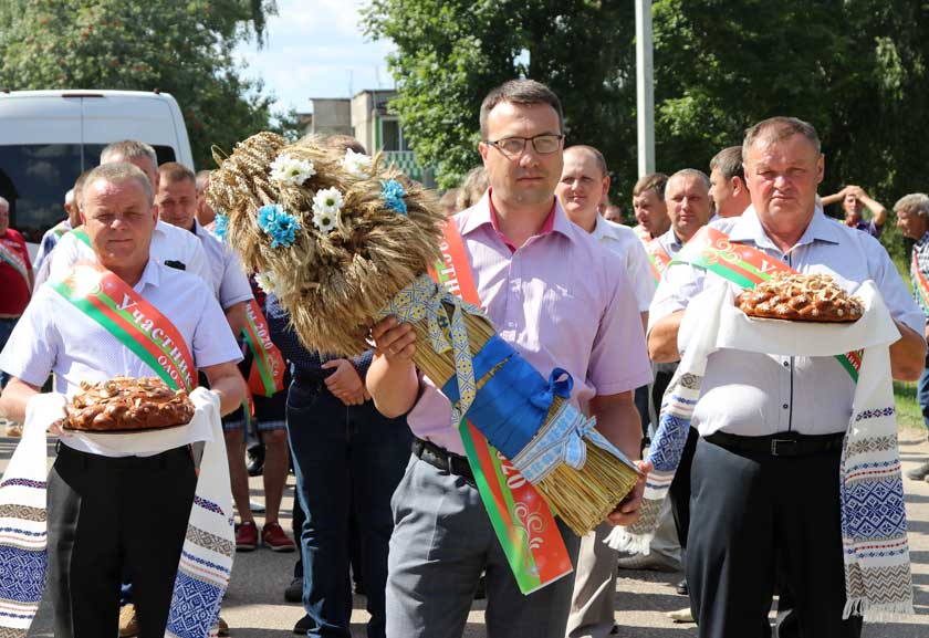Дзякуй вам, працаўнікі жніва! У “Граніт-Агра” прайшлі “Дажынкі”