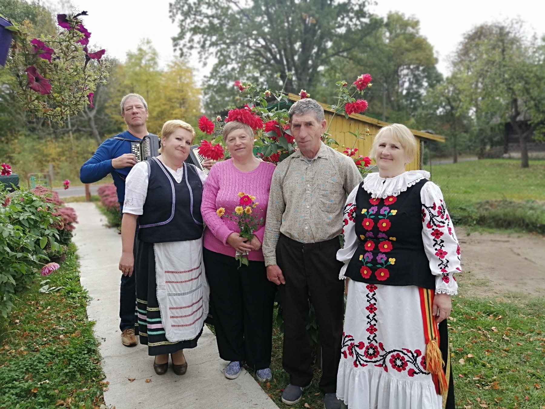 «Теплом согреем и добром