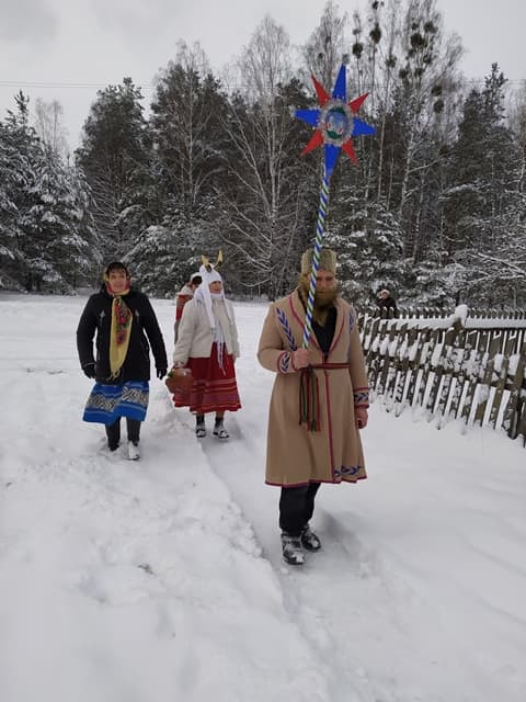 Наступили святки-запевай колядки!