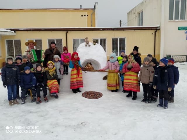 «Пад гармонiк каля печы»