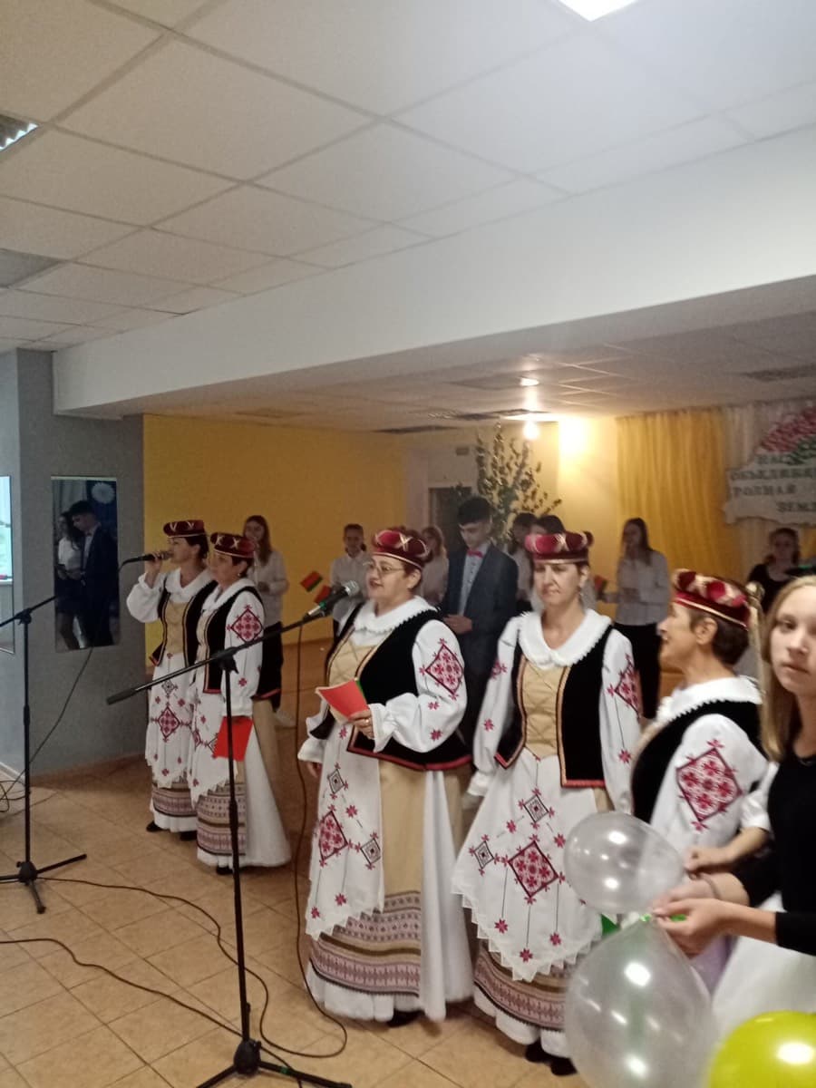 В единстве народа, единства страны