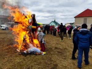 Подробнее о статье Фольк-арт-уик-энд «Блин-блиночек, лакомый кусочек»
