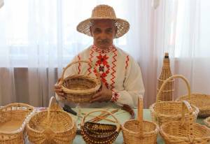 Подробнее о статье Раённы семінар-практыкум «Развіццё дэкаратыўна-прыкладнога мастацтва ва ўстановах клубнага тыпу»