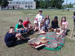 Подробнее о статье «Вясёлы балаган па-даўнейшаму»