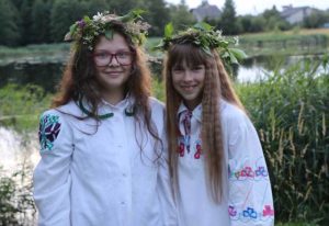 Подробнее о статье Купальскі карагод, тэматычная віктарына і вянкі на лёс