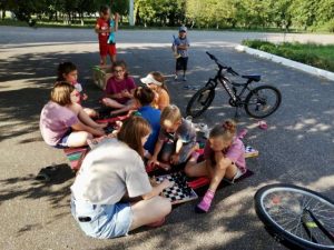 Подробнее о статье «Дружно мы отдыхаем, в игры весело играем»