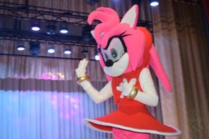 Подробнее о статье ПОД КРЫЛОМ САМОЛЁТА