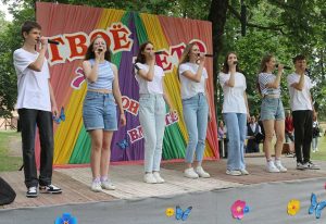 Подробнее о статье Моладзевы вулічны капуснік “Тваё лета” сабраў сяброў