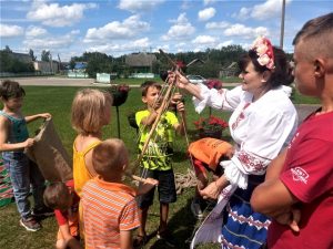 Подробнее о статье Як гулялі і бавілі час нашы продкі