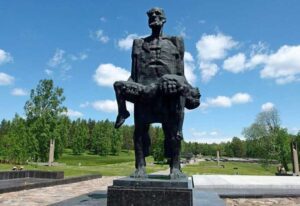 Подробнее о статье Хатынь – сімвал вечнай памяці і смутку беларускага народа