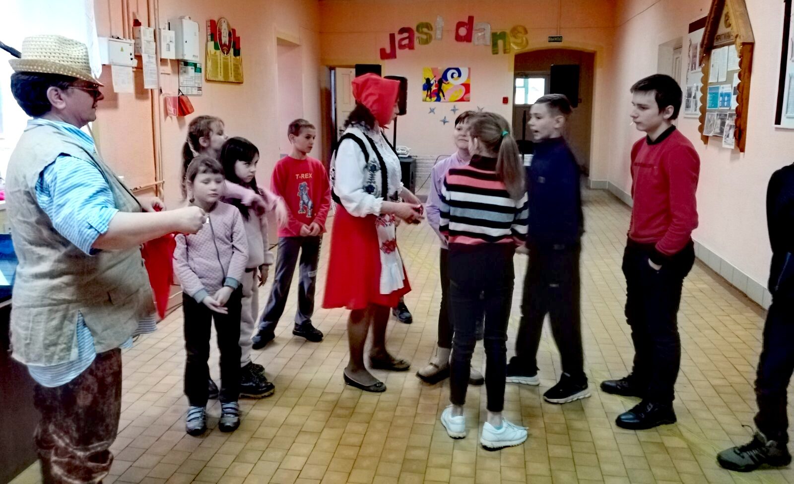 Вы сейчас просматриваете «В гостях у Красной шапочки»