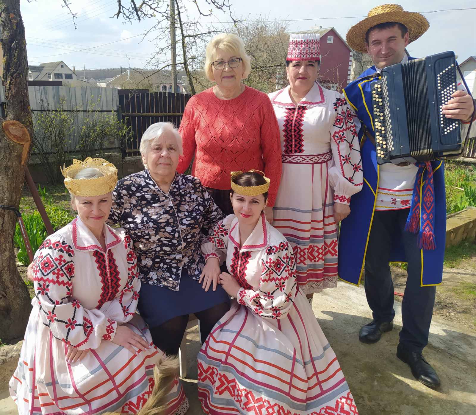 Вы сейчас просматриваете 80-летний юбилей долгожительницы из г. Дятлово Беляк Аллы Брониславовны