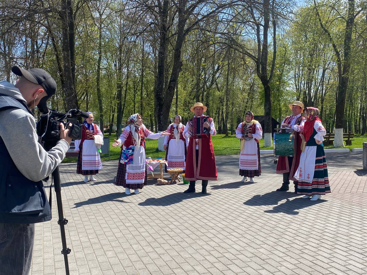 Вы сейчас просматриваете Нас снимают!!!