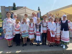 Подробнее о статье Фестываль-свята побытавых танцаў “Танцуем па-даўнейшаму”