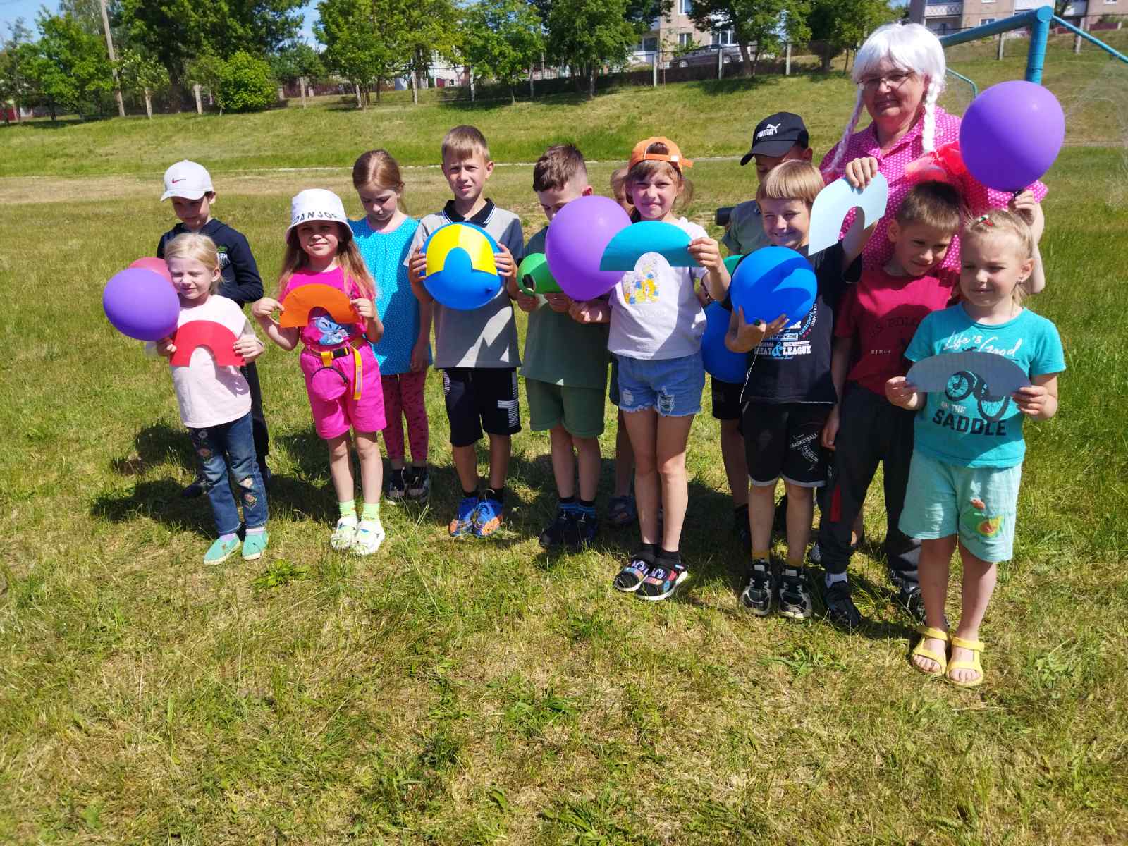 Вы сейчас просматриваете Игровая программа «Все цвета радуги»