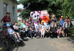 Подробнее о статье Пачастункі і танцы з роставымі лялькамі