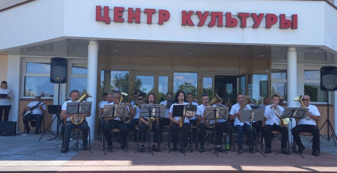 Народный духовой оркестр