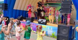 Подробнее о статье ФАН ВСТРЕЧА с ростовыми куклами