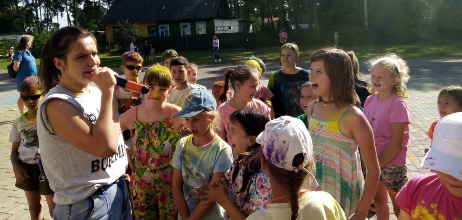 Вы сейчас просматриваете Фестиваль красок в г. п. Новоельне