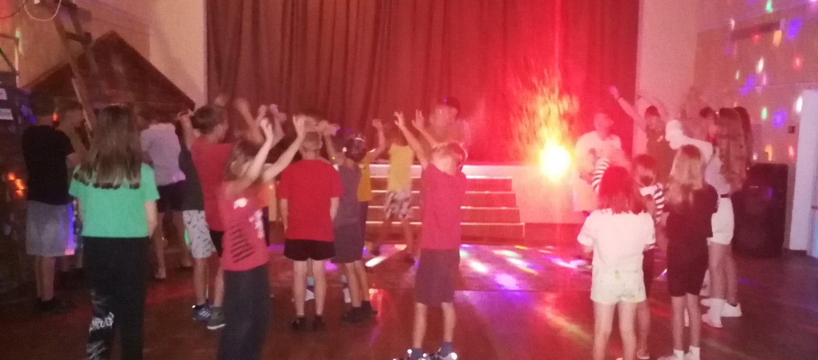 Вы сейчас просматриваете «Звёздное сияние»