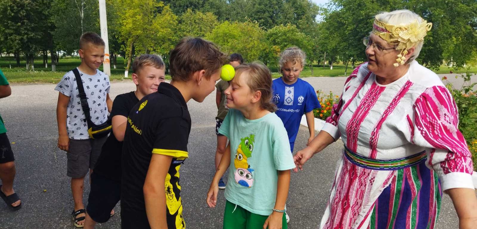 Вы сейчас просматриваете «Медово-яблочная карусель»