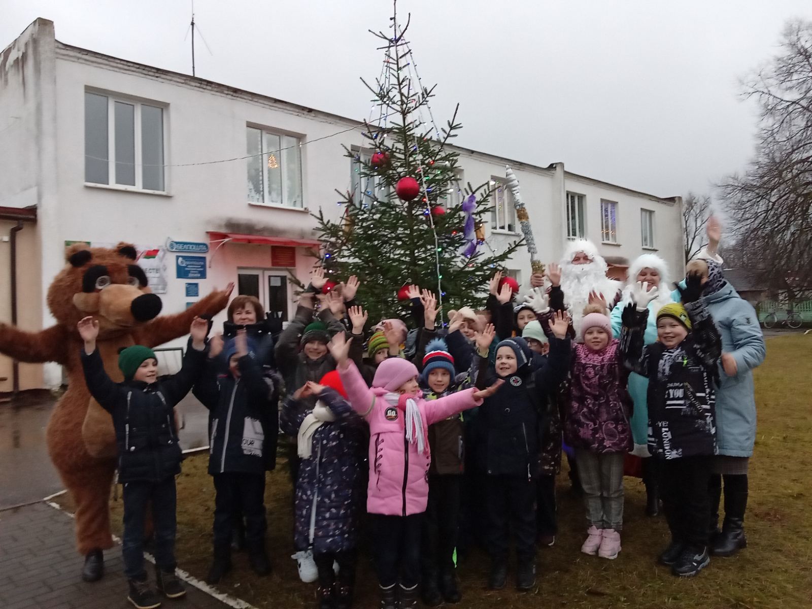 Вы сейчас просматриваете «Ярче, елочка светись!»