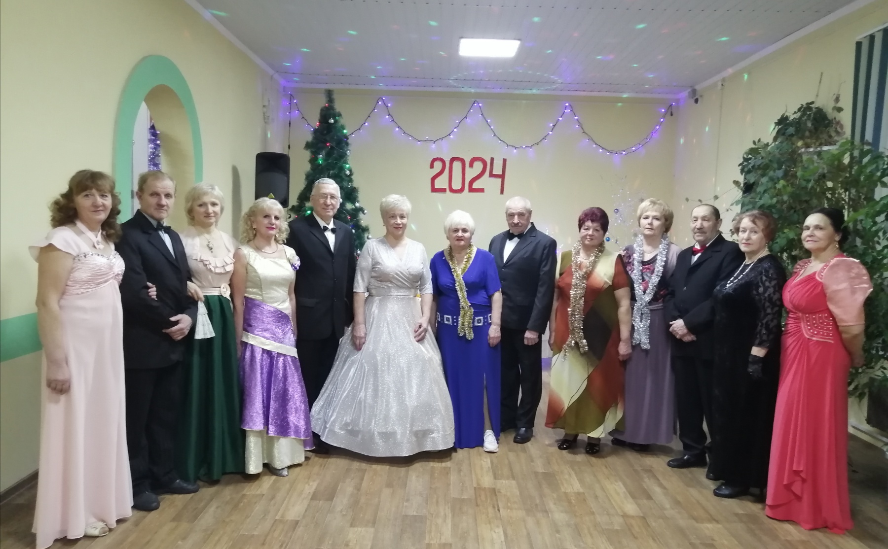 Вы сейчас просматриваете Новогодний праздничный бал