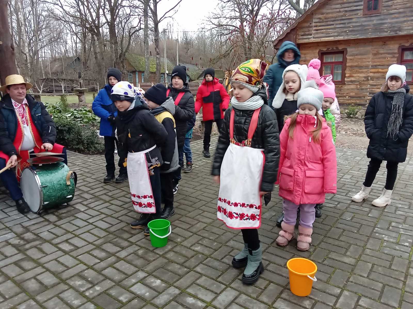 Вы сейчас просматриваете «Як гулялi i час бавiлi нашы продкi»