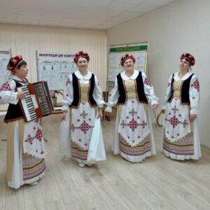 Подробнее о статье «Квiтней пад небам сiнiм, Беларусь!»