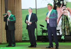 Подробнее о статье “Мы – разам!” – букет віншаванняў ад Федэрацыі прафсаюзаў Беларусі