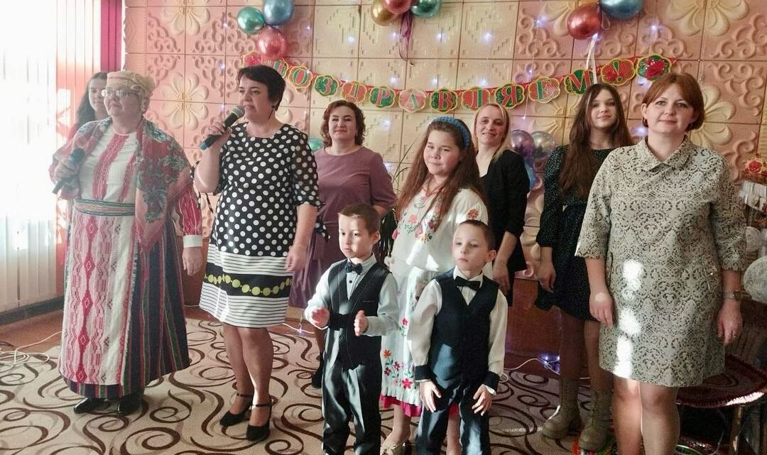 «С добром, любовью и весной»
