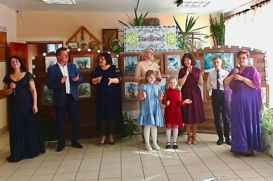 «Весна, цветы и комплименты»