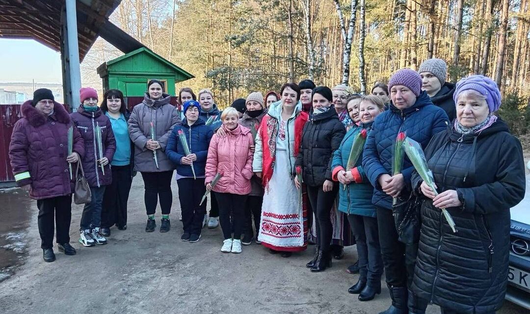 С песнями поздравили женщин ОАО «Гранит-Агро»