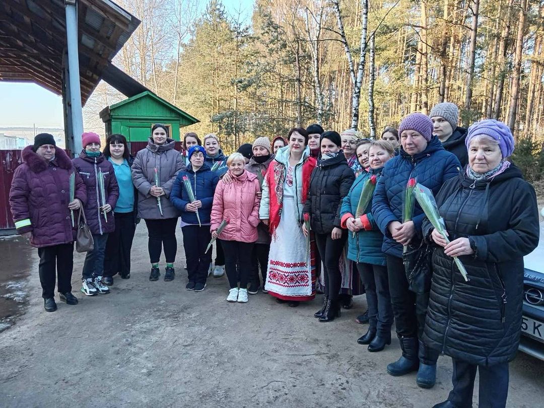 Вы сейчас просматриваете С песнями поздравили женщин ОАО «Гранит-Агро»