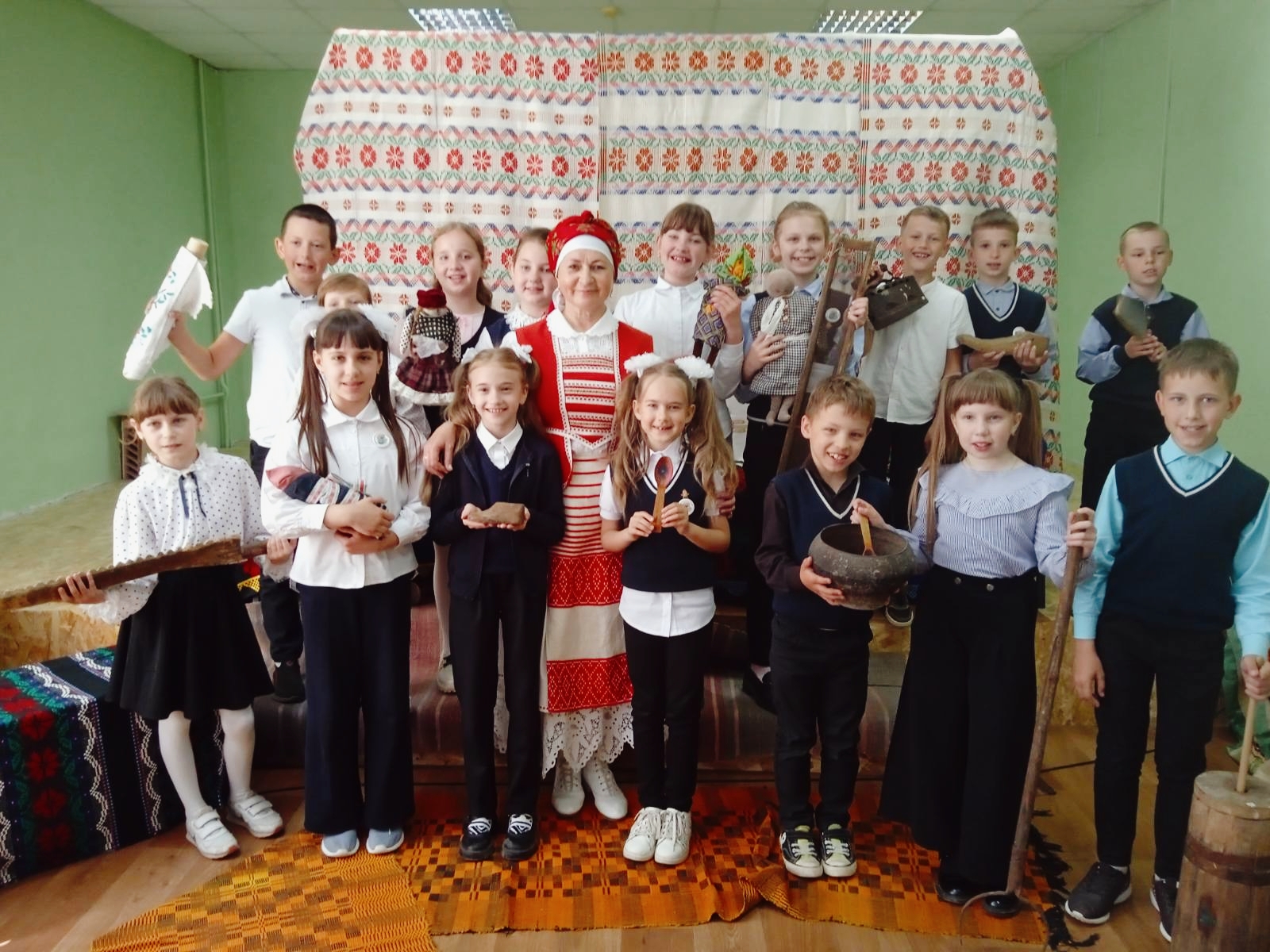 Вы сейчас просматриваете «Где обычаи чтут, там весело живут!»