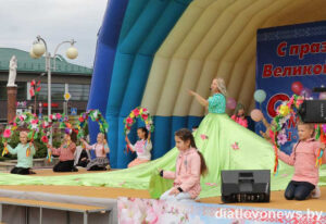 Подробнее о статье Дзень Перамогі ў Дзятлаве: святочны канцэрт і забаўляльная праграма (+відэа)