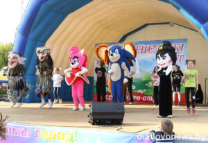 Подробнее о статье “Зецельскі фэст”. Шоу роставых лялек (+відэа)