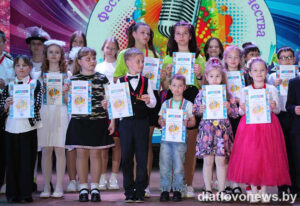 Подробнее о статье “Шлях да поспеху”: фестываль творчых і артыстычных