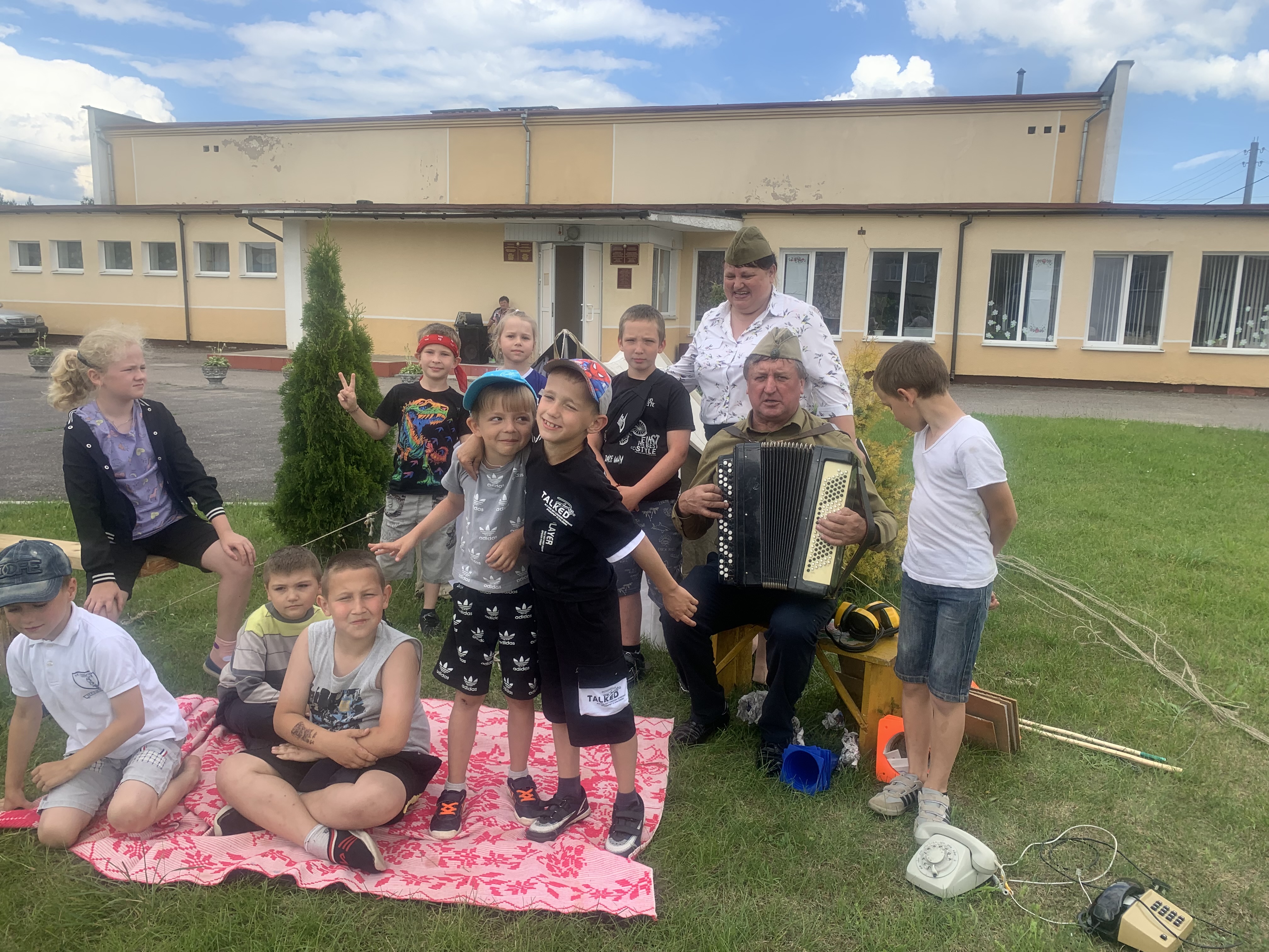 Вы сейчас просматриваете «На солнечной поляночке»