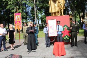 Подробнее о статье Нам даверана памяць. Дзятлаўшчына перадала “эстафету” хрэснага ходу “Царква і армія” Навагрудчыне