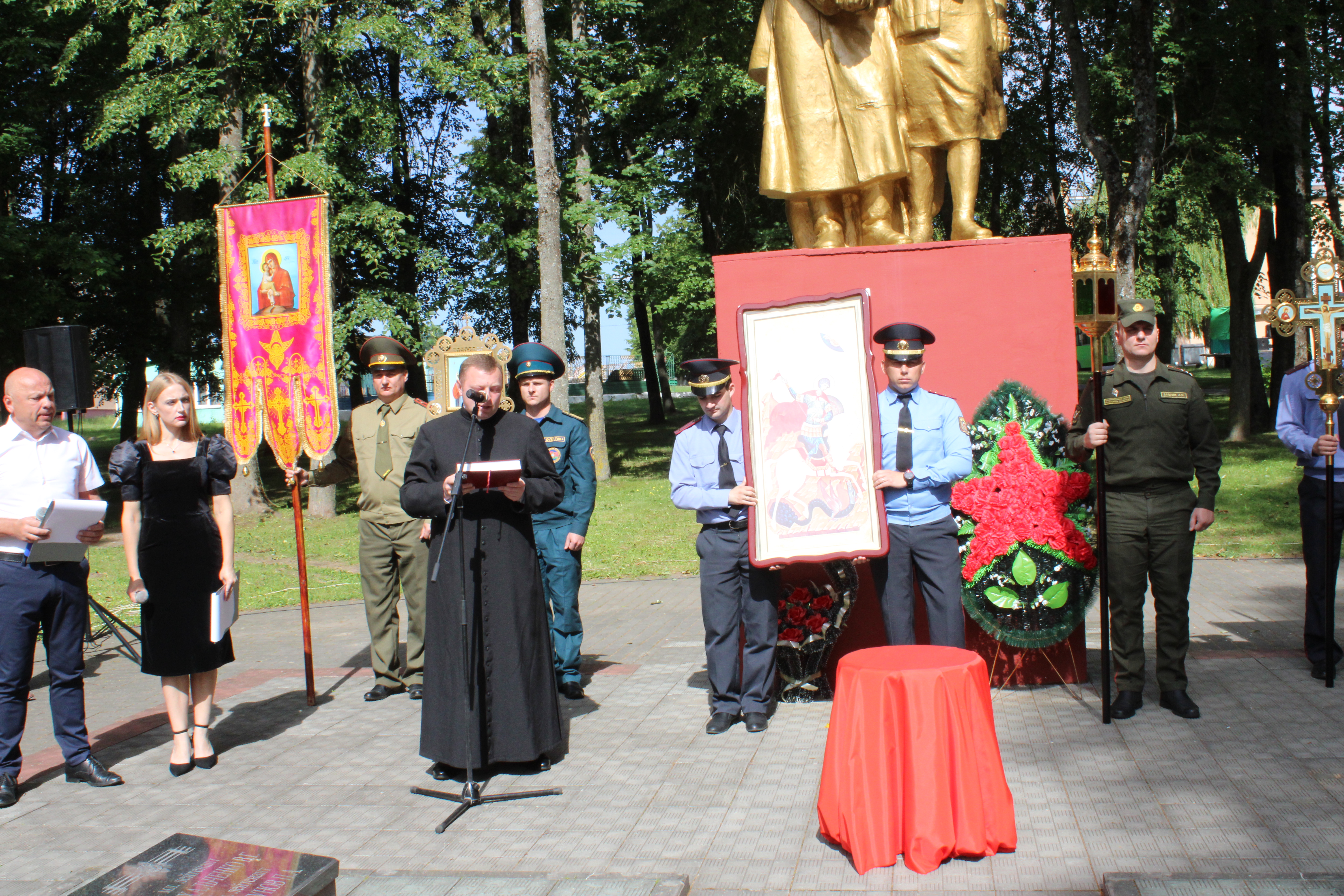Вы сейчас просматриваете Нам даверана памяць. Дзятлаўшчына перадала “эстафету” хрэснага ходу “Царква і армія” Навагрудчыне