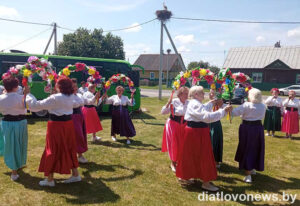 Подробнее о статье Няхай у сэрцах жывуць радасць і песня