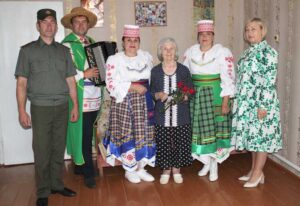 Подробнее о статье Нам даверана памяць. Шчаслівых, мірных дзён жадаем вам!