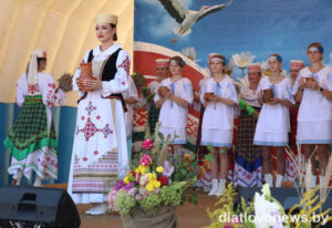 Подробнее о статье Хлебаробам – хвала і пашана. “Дажынкі-2024” на Дзятлаўшчыне (+відэа)