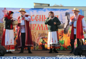 Подробнее о статье У Дзятлаве кірмаш гудзе, гандаль бойка ідзе (+відэа)