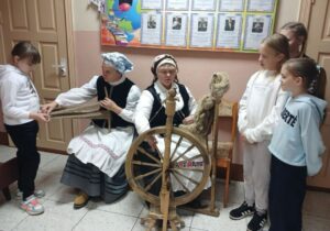 Подробнее о статье ЯДНАЕМСЯ РАМЕСТВАМІ