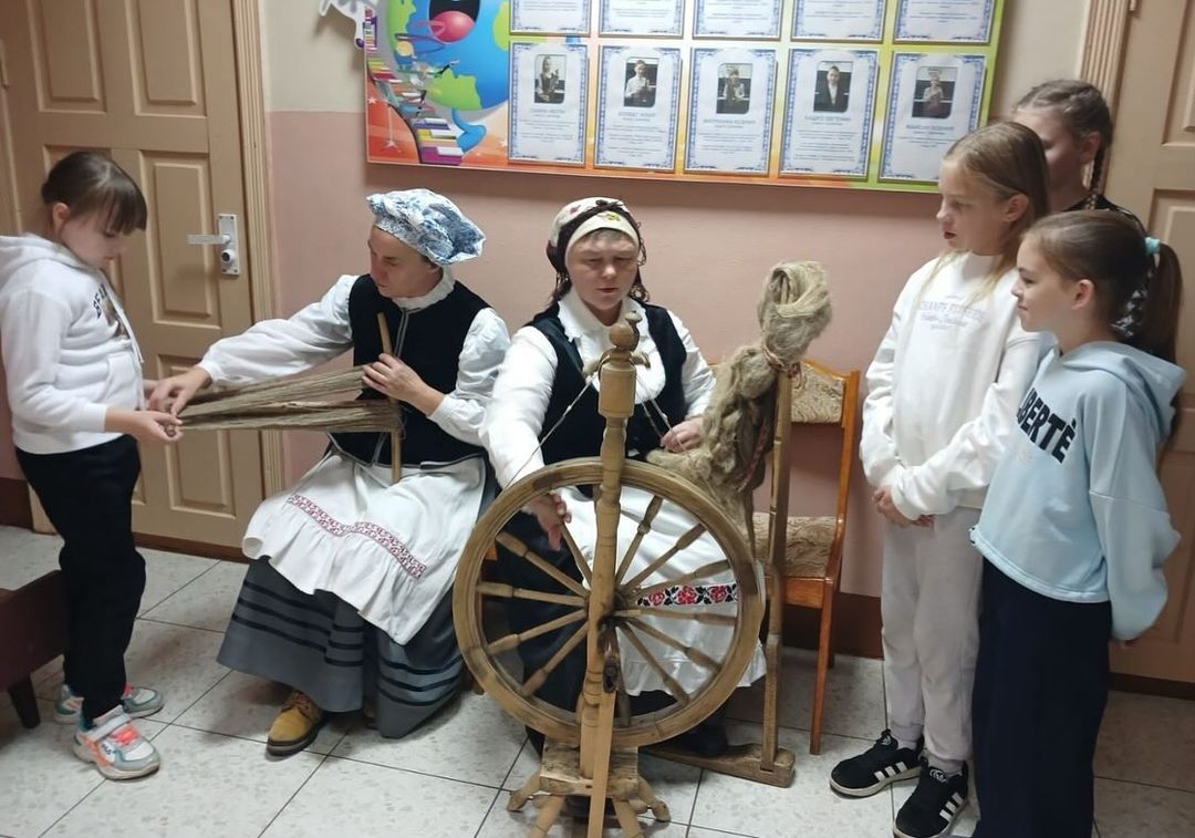 Подробнее о статье ЯДНАЕМСЯ РАМЕСТВАМІ