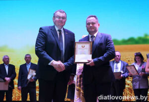 Подробнее о статье Святочны настрой. У вашых працавітых руках – харчовая бяспека Беларусі (+відэа)