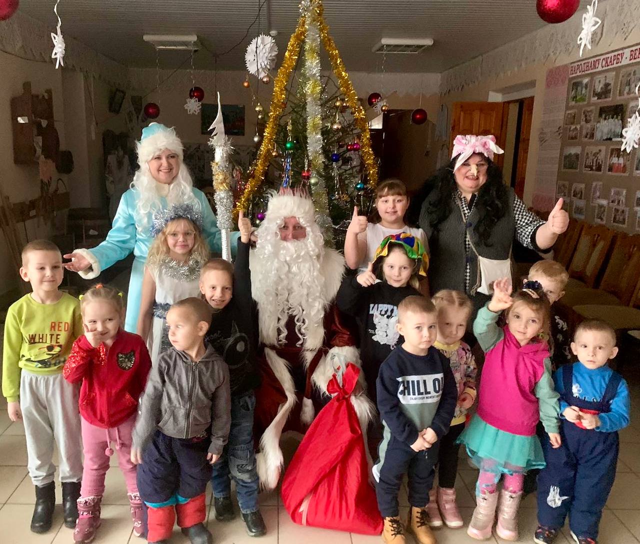 Вы сейчас просматриваете «Хоровод под Новый год»